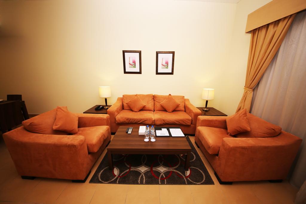 Tulip Hotel Apartments Dubai Exterior foto