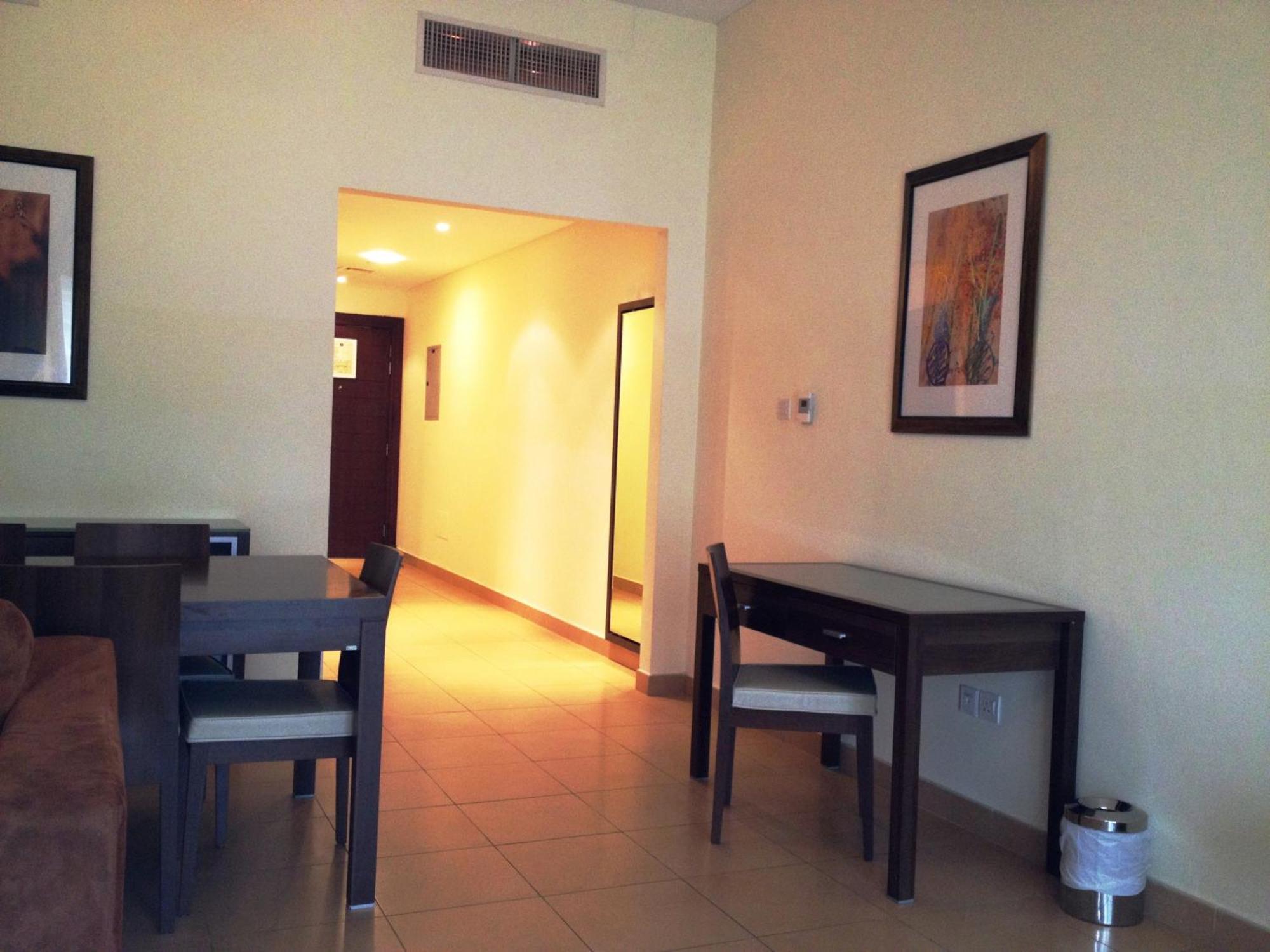 Tulip Hotel Apartments Dubai Exterior foto