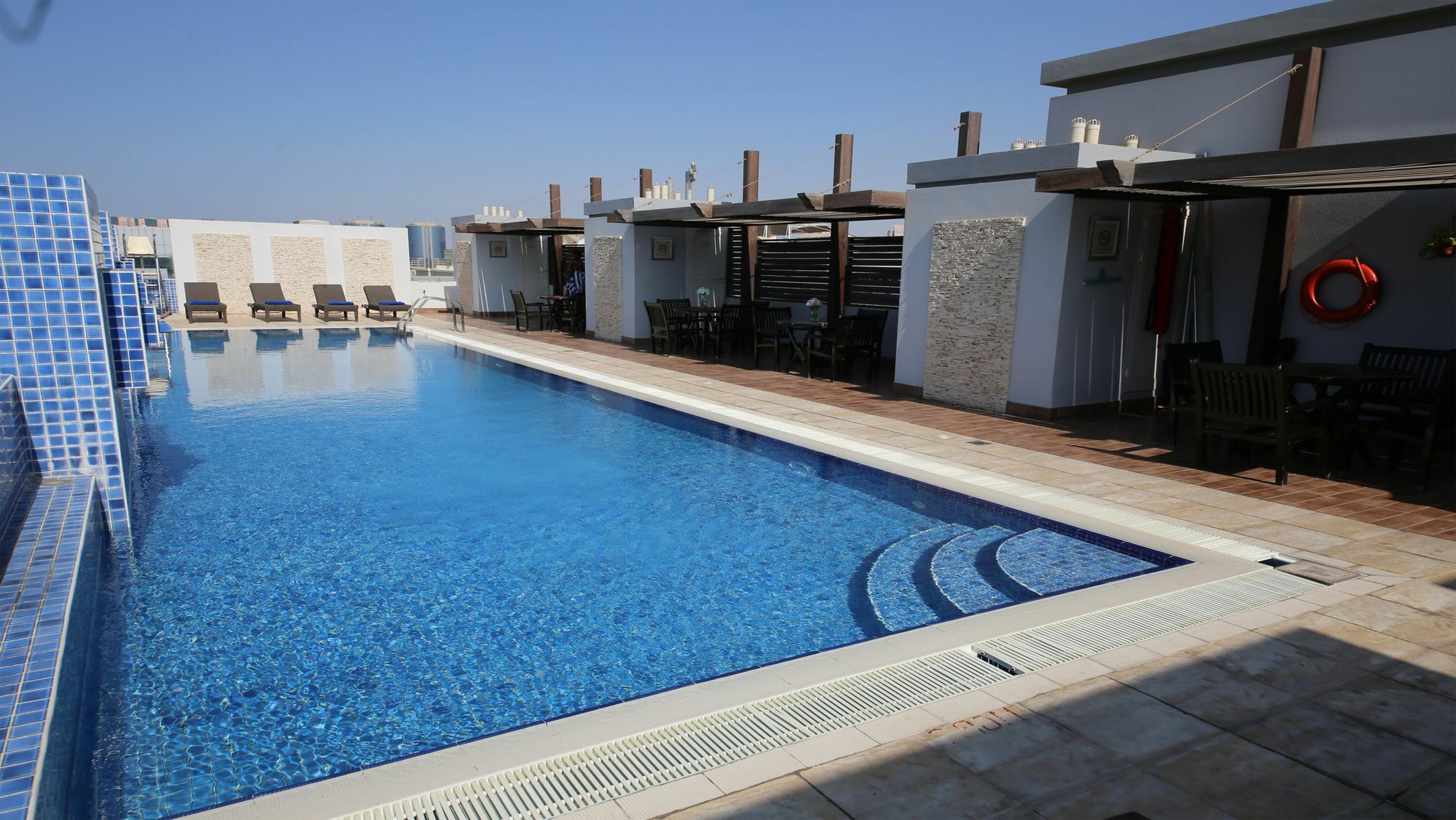 Tulip Hotel Apartments Dubai Exterior foto